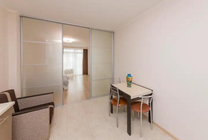 Comfortable Apartment In The Centre Odessa Exterior photo